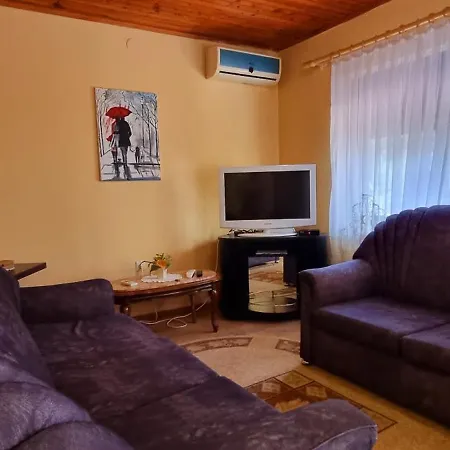 Bezhani Villa Golem (Tirana)
