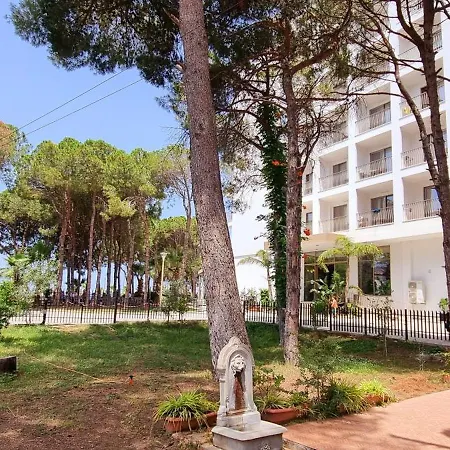 Bezhani Golem (Tirana)