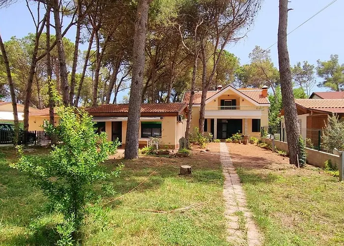 Bezhani Villa Golem (Tirana)