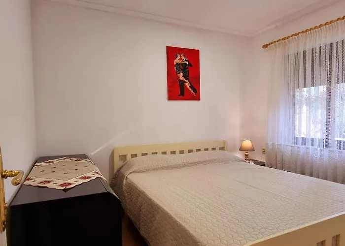 Bezhani Villa Golem (Tirana)